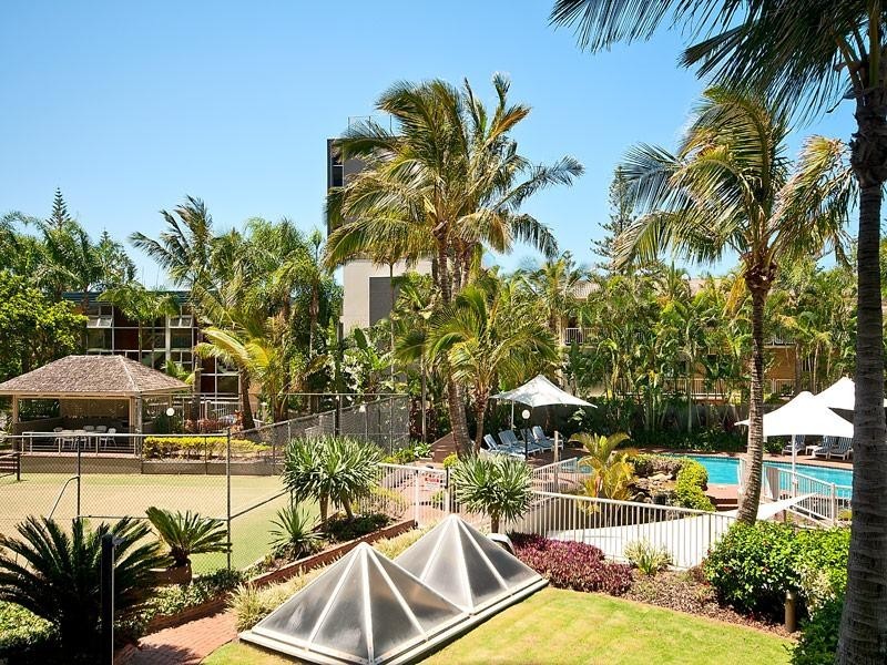 3 Cunningham Avenue, Main Beach QLD 4217