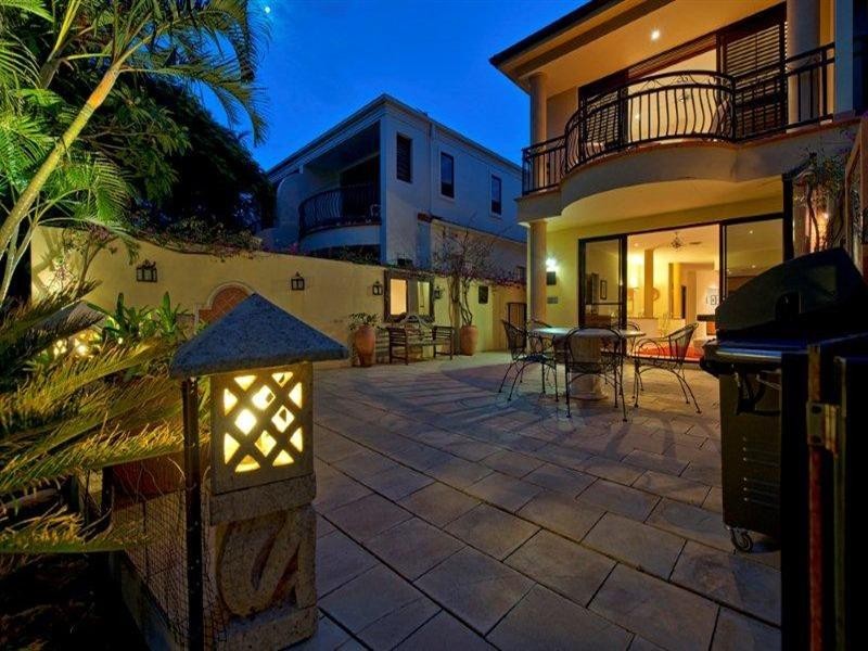 26 Paradise Island, Surfers Paradise QLD 4217