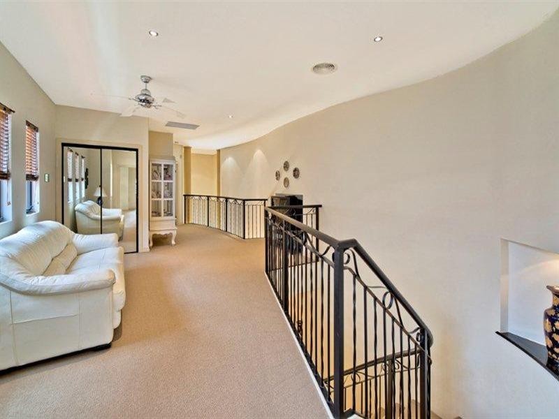 26 Paradise Island, Surfers Paradise QLD 4217