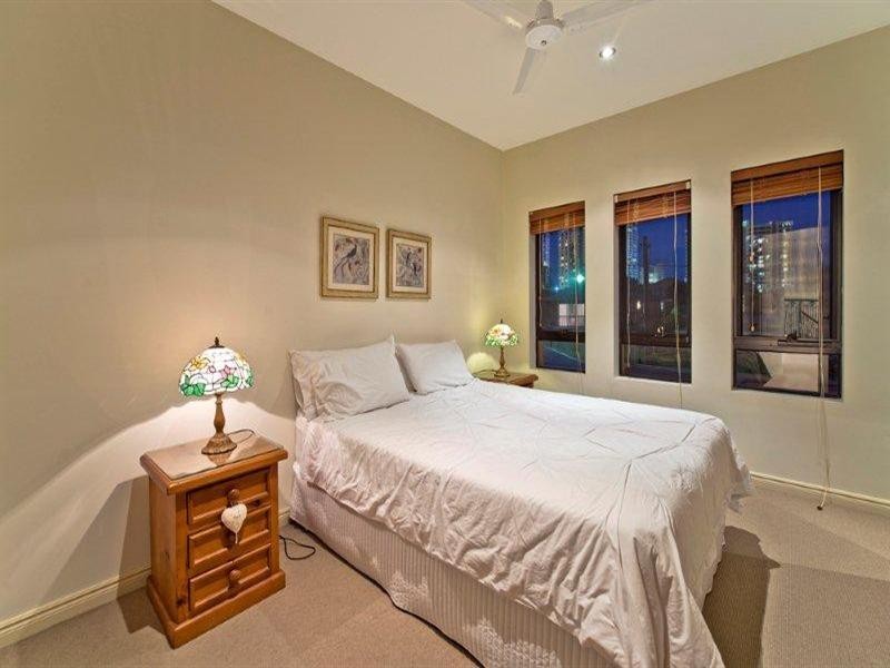 26 Paradise Island, Surfers Paradise QLD 4217