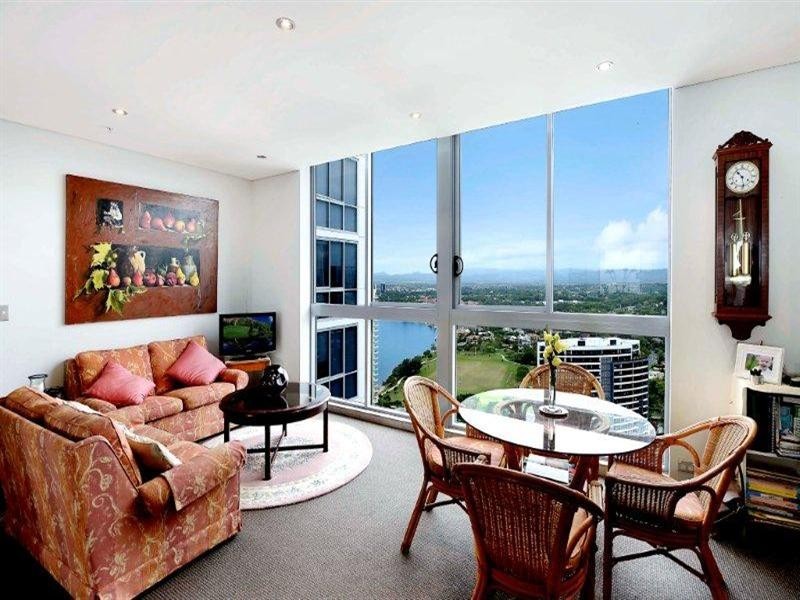 4 Como Crescent, Southport QLD 4215