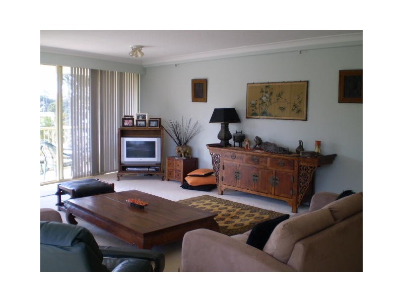 21 Contessa. 1 Serisier Avenue, Main Beach QLD 4217