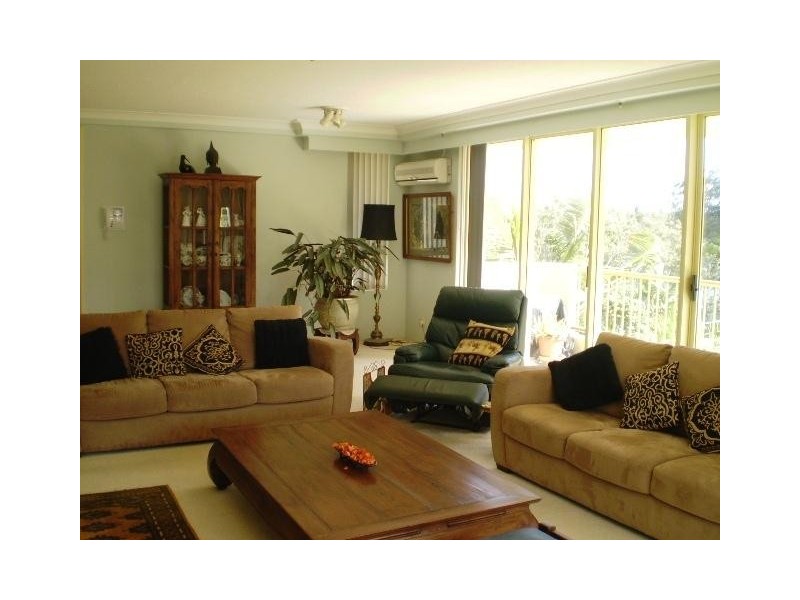 21 Contessa. 1 Serisier Avenue, Main Beach QLD 4217