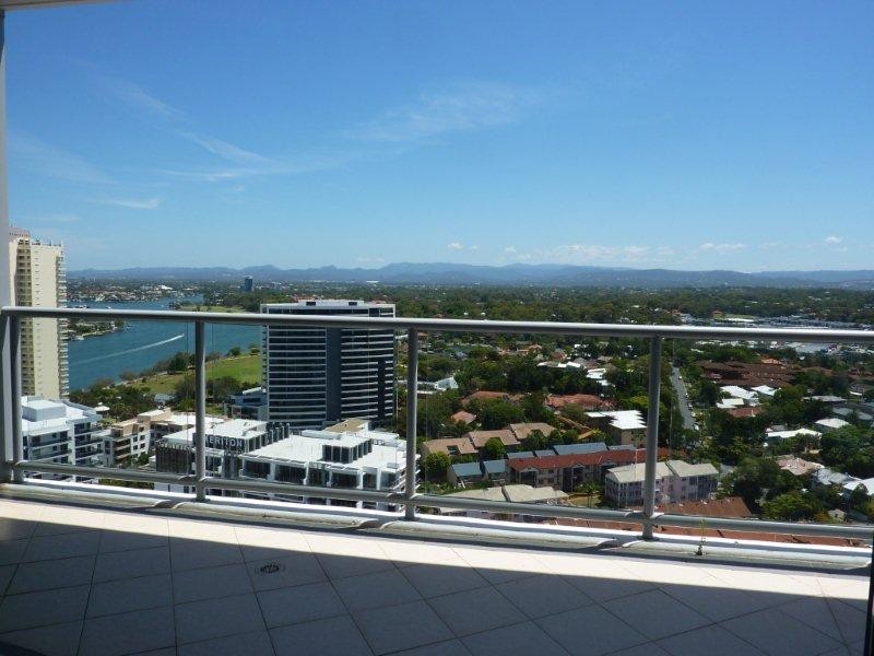 1 Como Crescent, Southport QLD 4215