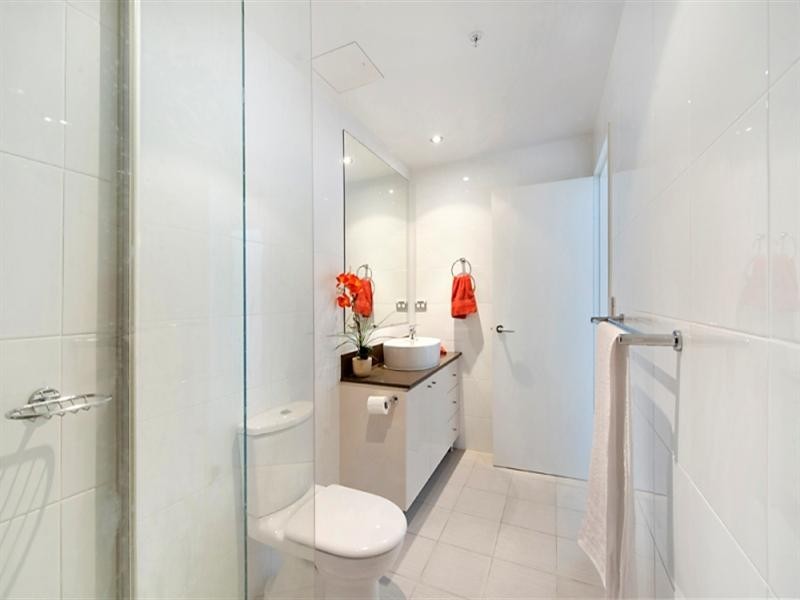 4 Como Crescent, Southport QLD 4215