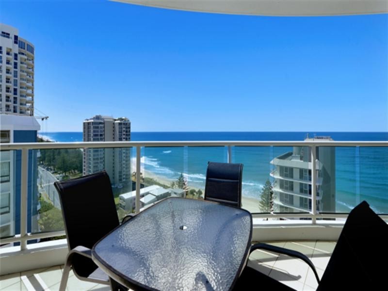 5 Woodroffe Avenue, Main Beach QLD 4217