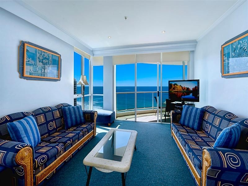 5 Woodroffe Avenue, Main Beach QLD 4217