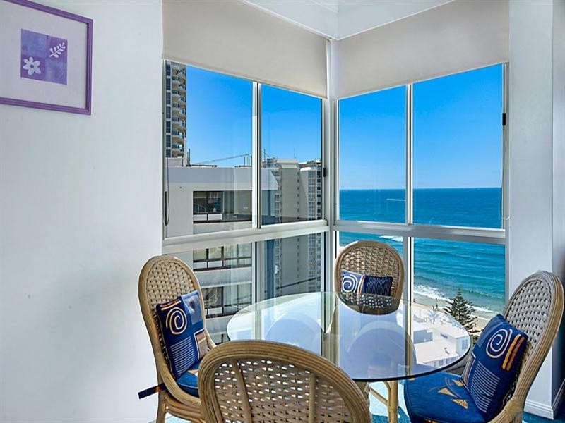 5 Woodroffe Avenue, Main Beach QLD 4217