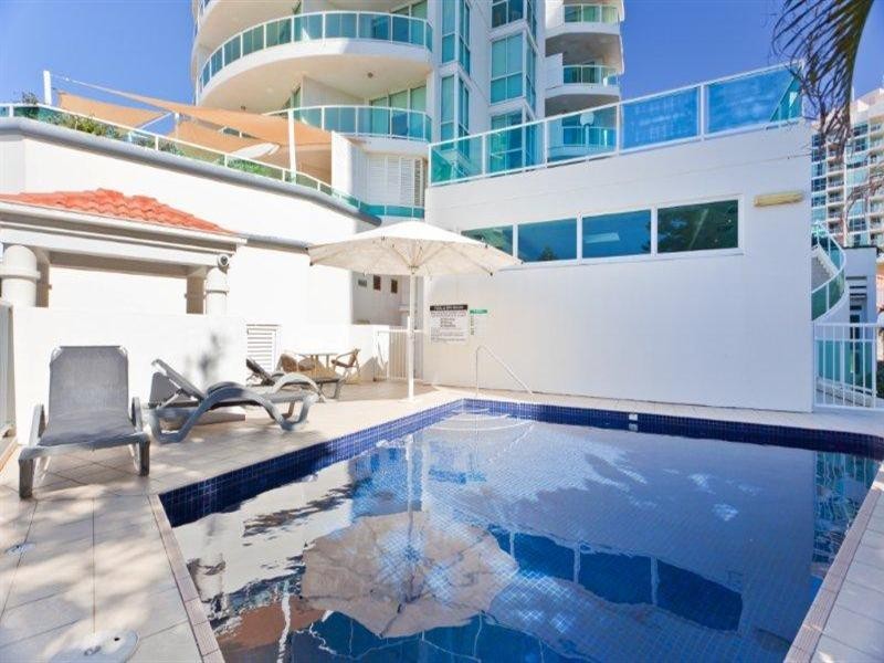 5 Woodroffe Avenue, Main Beach QLD 4217