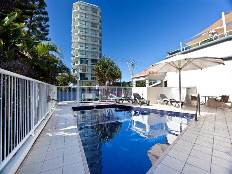 5 Woodroffe Avenue, Main Beach QLD 4217