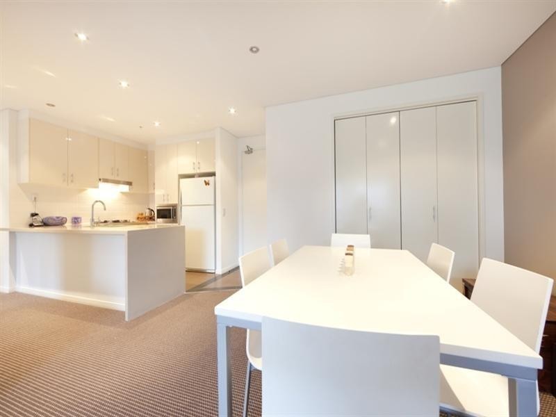 2 Aqua Street, Southport QLD 4215