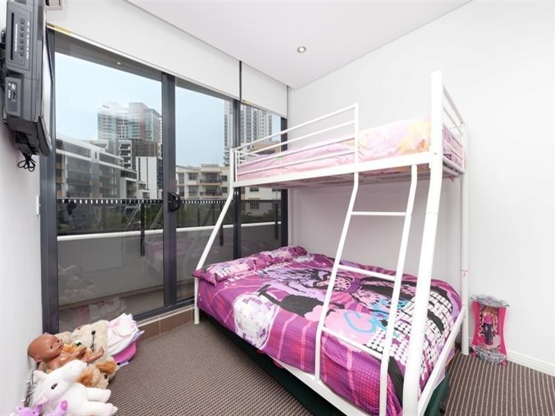 2 Aqua Street, Southport QLD 4215