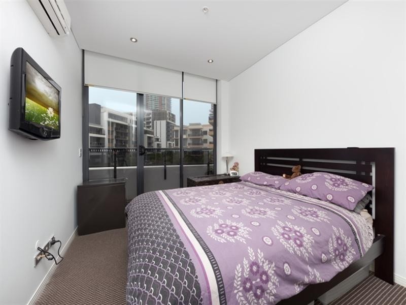 2 Aqua Street, Southport QLD 4215