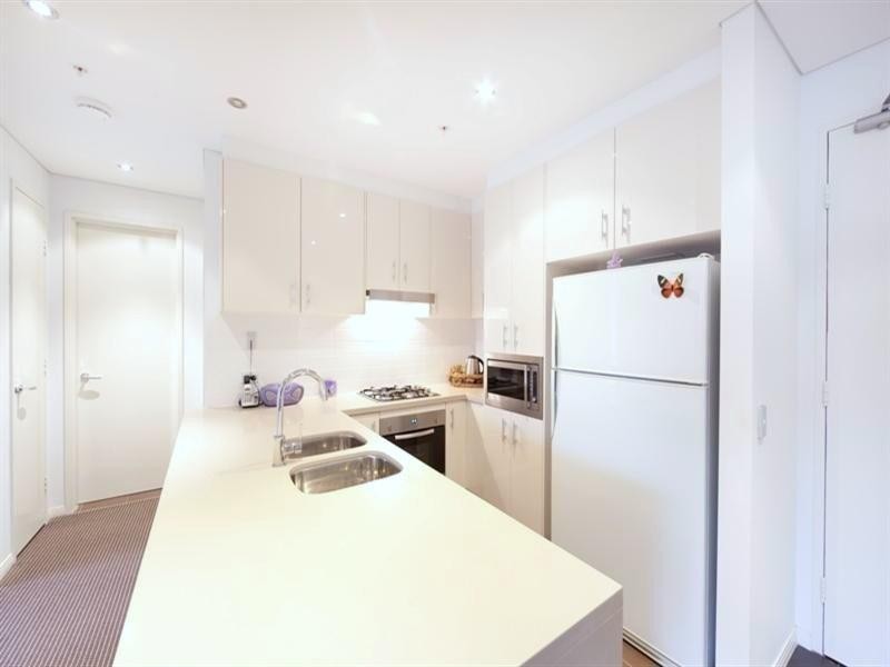 2 Aqua Street, Southport QLD 4215