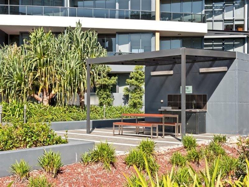 2 Aqua Street, Southport QLD 4215