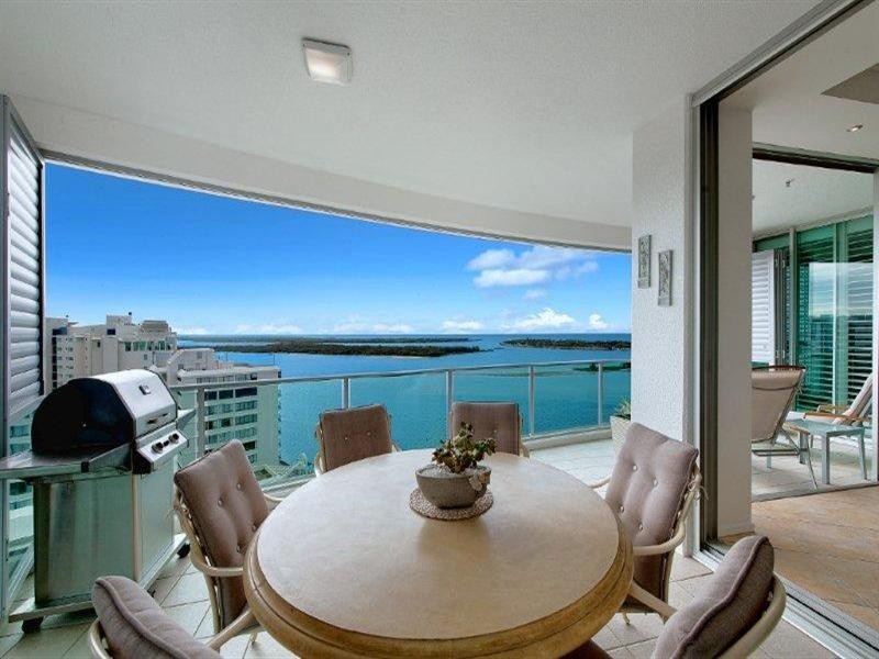 300 Marine Parade, Labrador QLD 4215