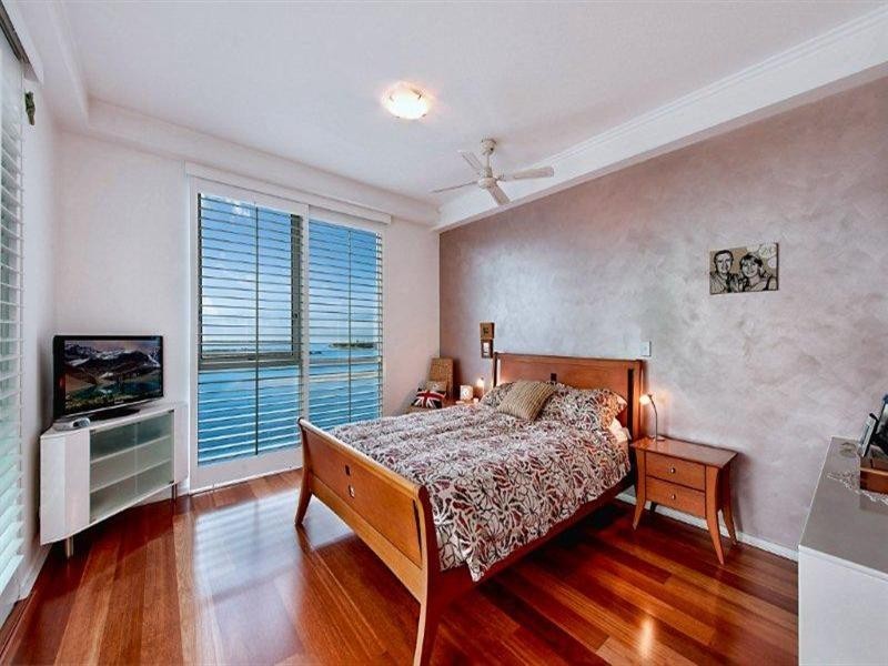 300 Marine Parade, Labrador QLD 4215