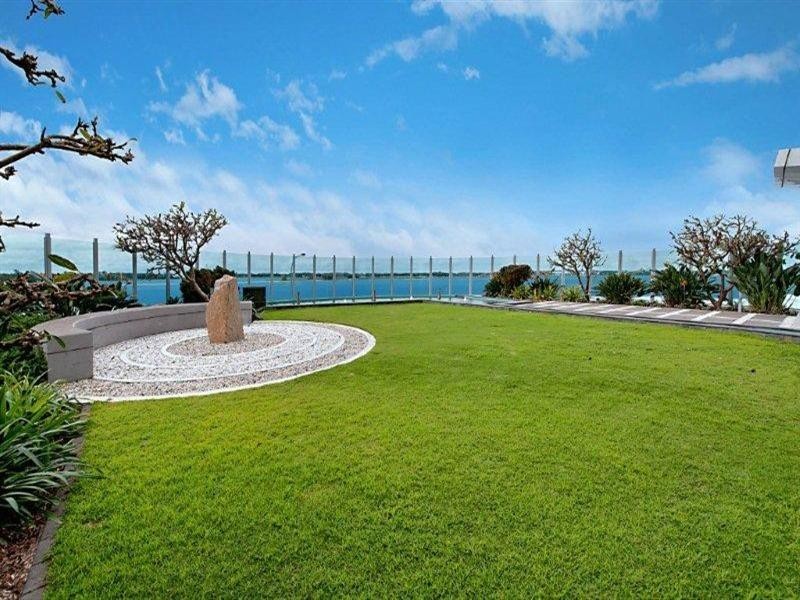 300 Marine Parade, Labrador QLD 4215