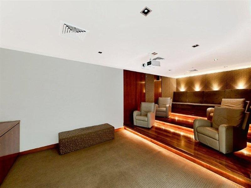 300 Marine Parade, Labrador QLD 4215