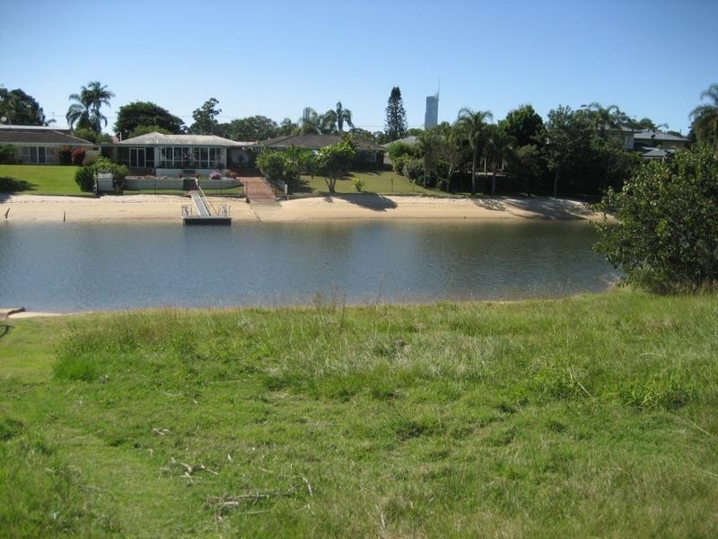 Broadbeach Waters QLD 4218