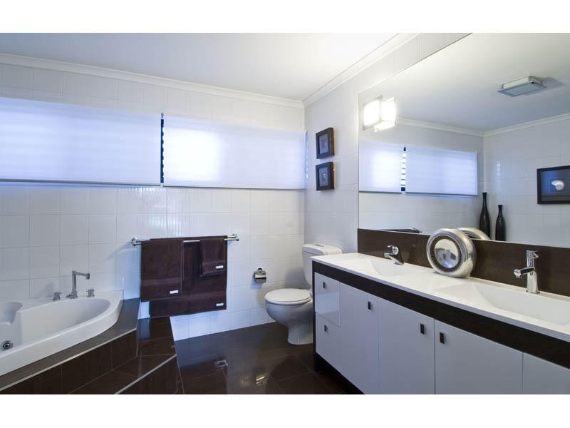 Isle Of Capri QLD 4217