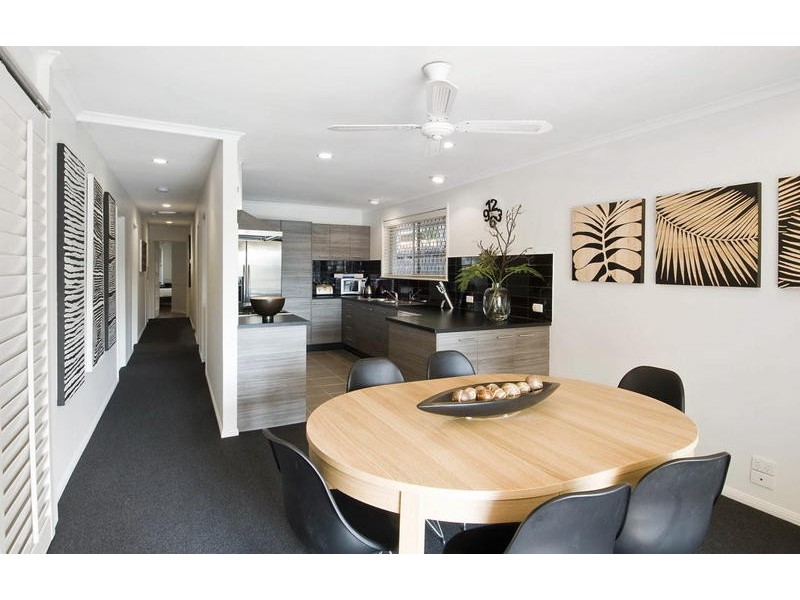 12 The Promenade, Isle Of Capri QLD 4217