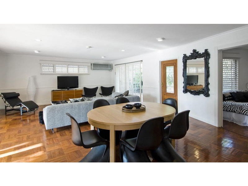 12 The Promenade, Isle Of Capri QLD 4217