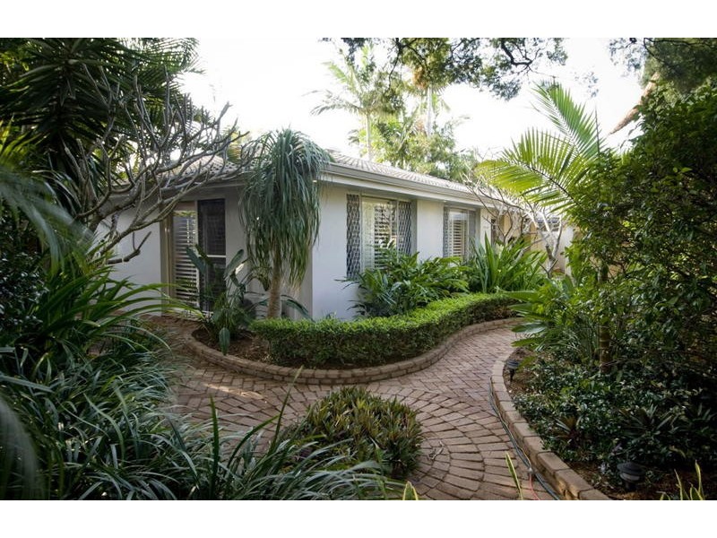 12 The Promenade, Isle Of Capri QLD 4217