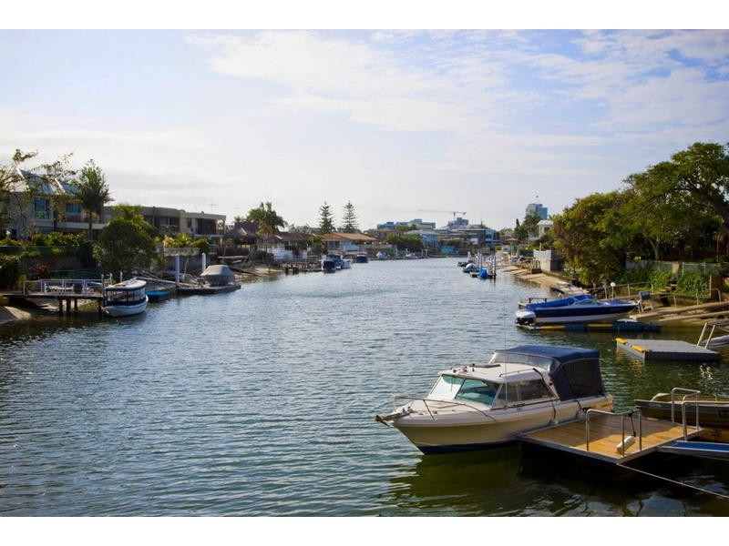 12 The Promenade, Isle Of Capri QLD 4217