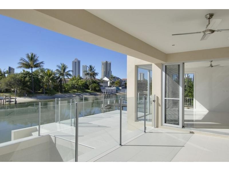 Main Beach QLD 4217