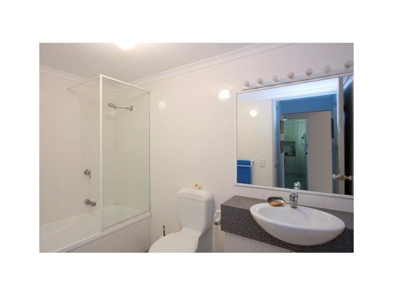 10 Surfers Greens.Bronberg Court, Southport QLD 4215