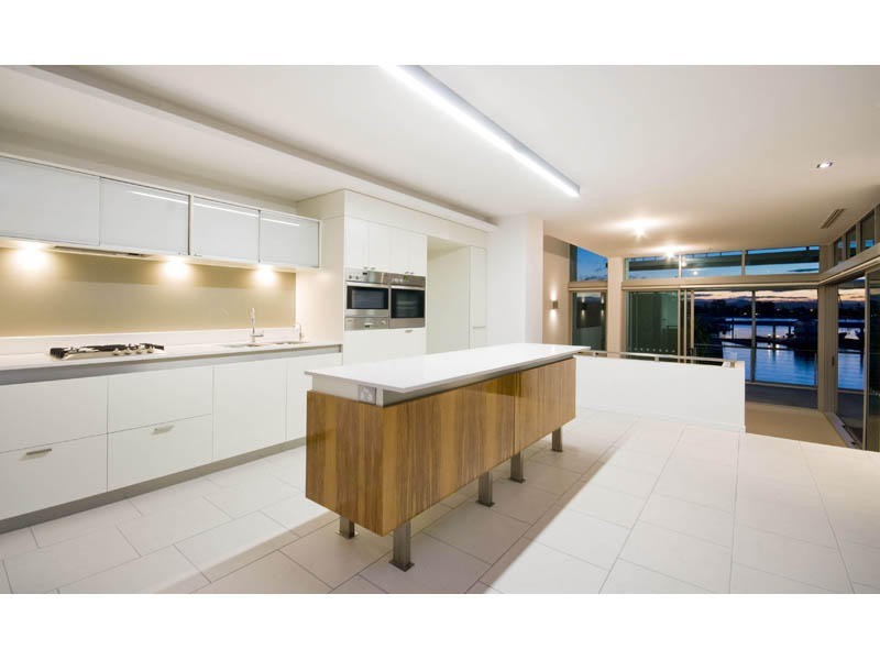 Paradise Point QLD 4216