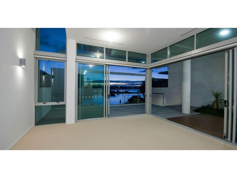 Paradise Point QLD 4216