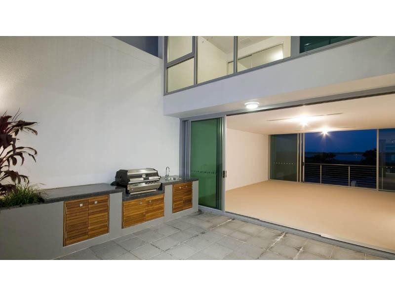 Paradise Point QLD 4216