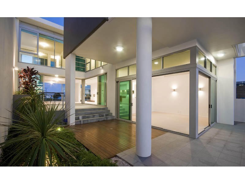 Paradise Point QLD 4216