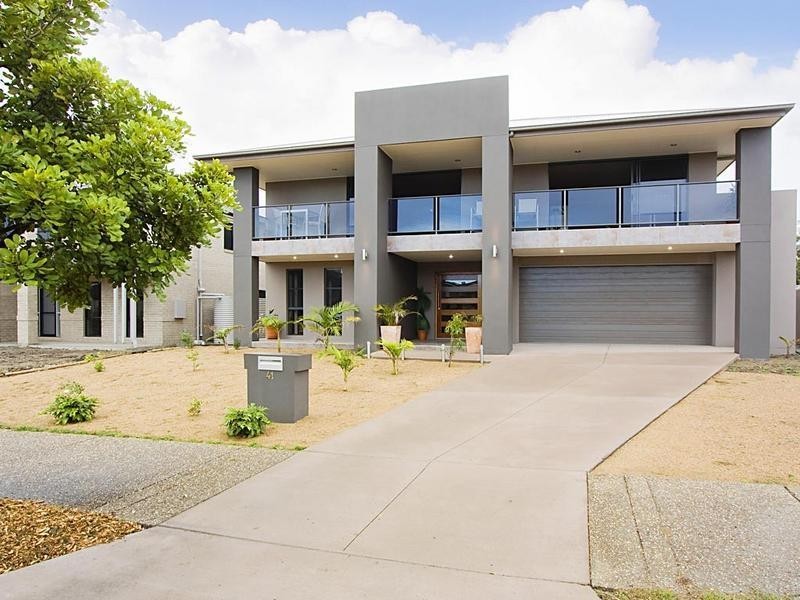 41 Heights Drive, Robina QLD 4226