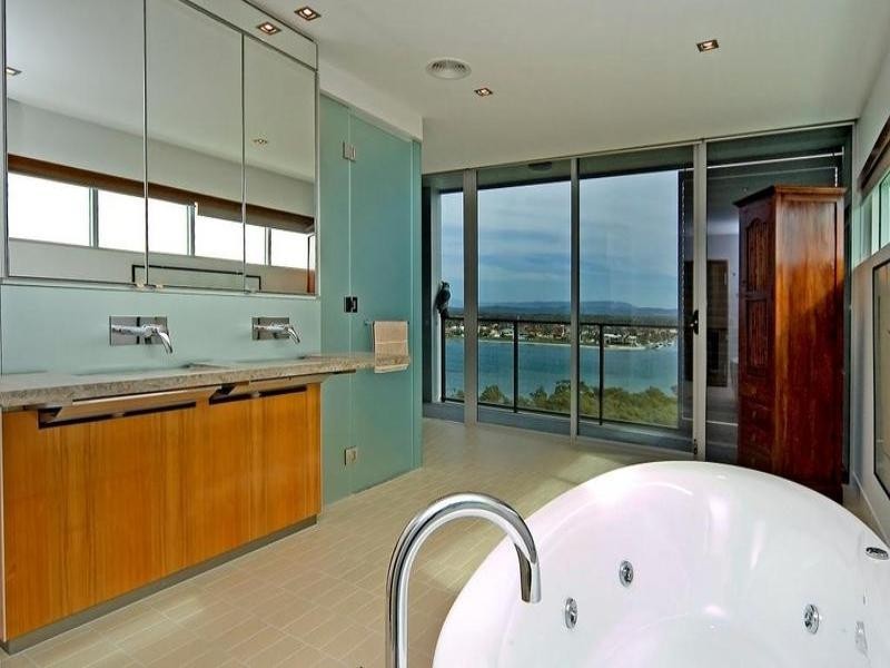 Paradise Point QLD 4216