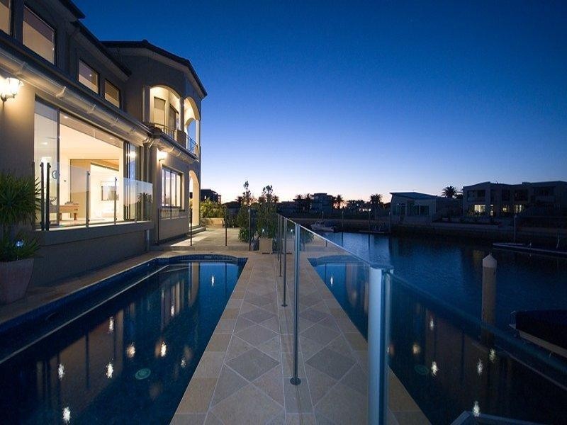 Paradise Point QLD 4216