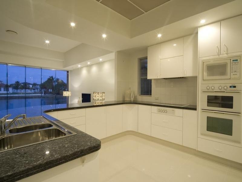 Paradise Point QLD 4216