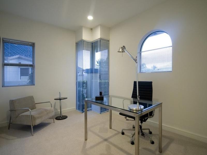 Paradise Point QLD 4216