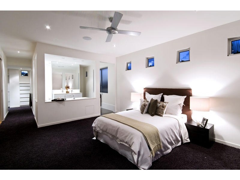 Broadbeach Waters QLD 4218