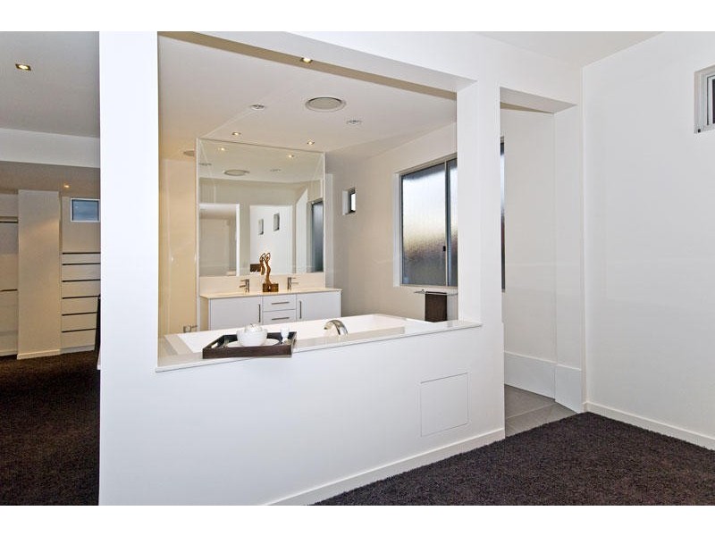 Broadbeach Waters QLD 4218