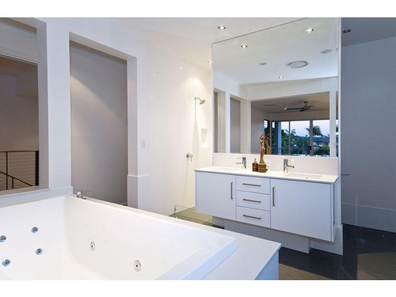 Broadbeach Waters QLD 4218