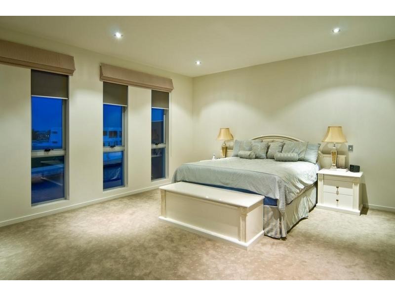 Paradise Point QLD 4216