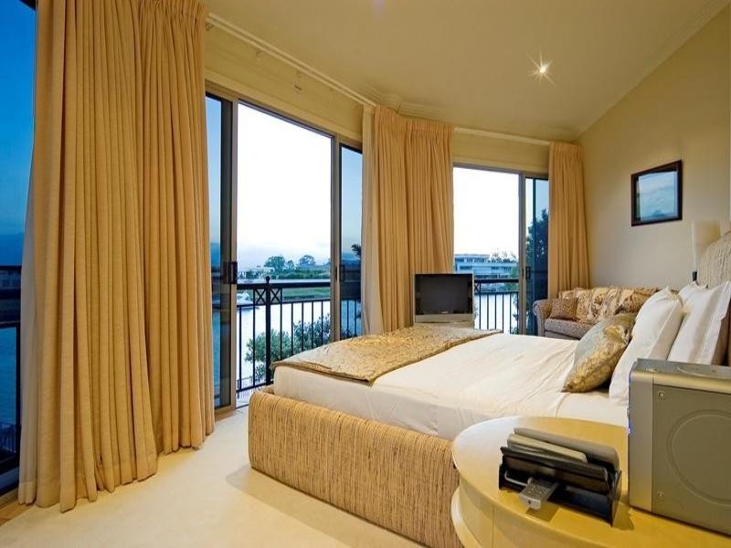 Hope Island QLD 4212