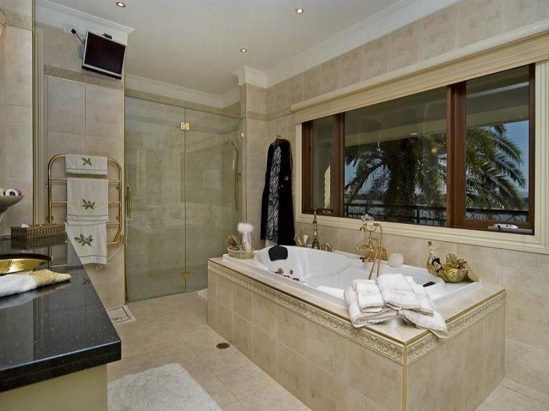 Paradise Point QLD 4216