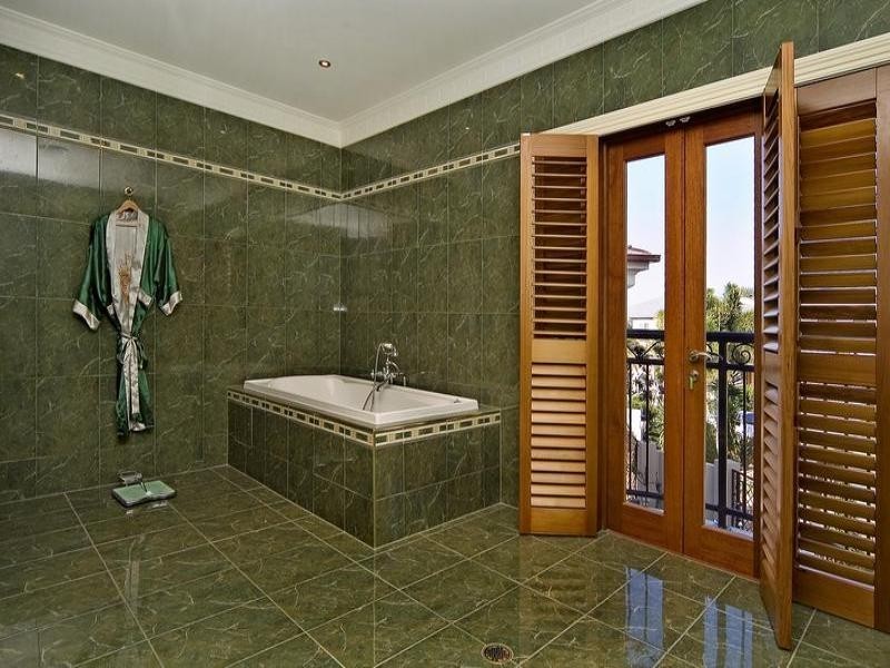 Paradise Point QLD 4216