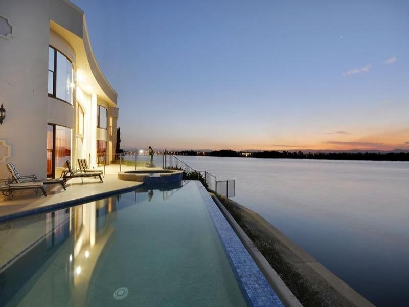 Paradise Point QLD 4216