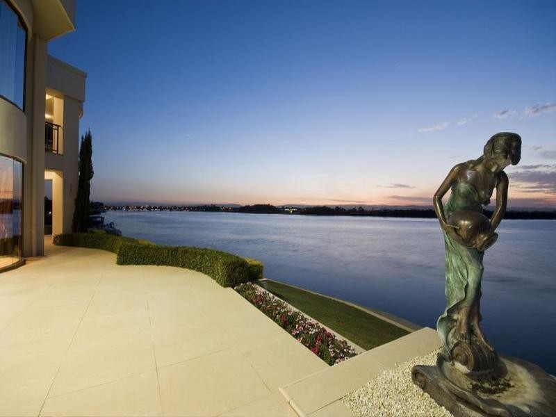 Paradise Point QLD 4216