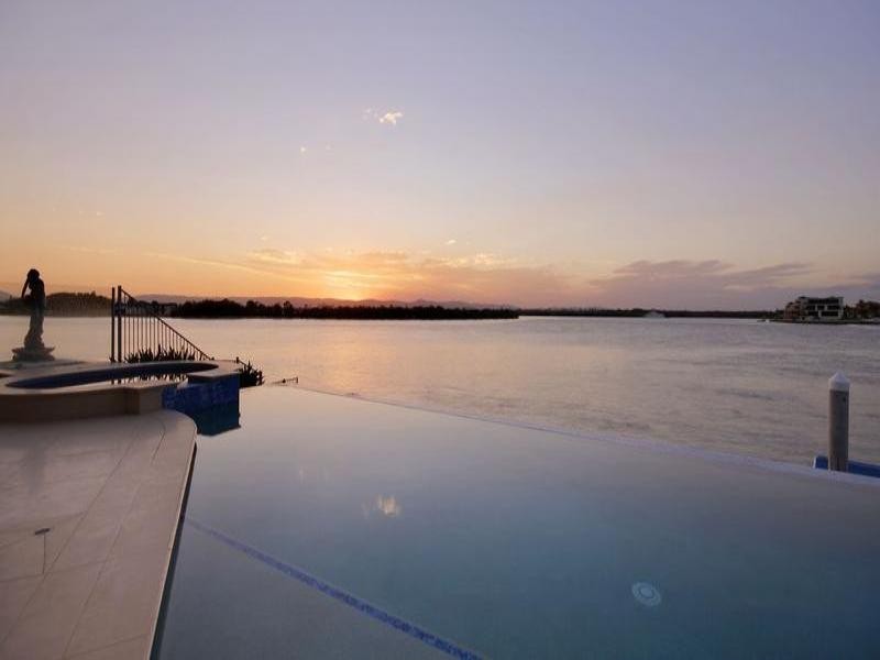 Paradise Point QLD 4216